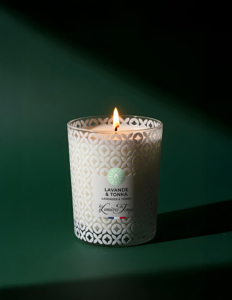 Bougie Végétale 180 g Lavande et Tonka ; un duo de parfum frais et floral.