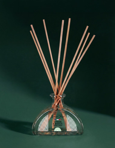 Diffuseur de Parfum 100 ml Citron et Basilic ; une fragrance en duo mélangeant fraîcheur et notes acidulées.