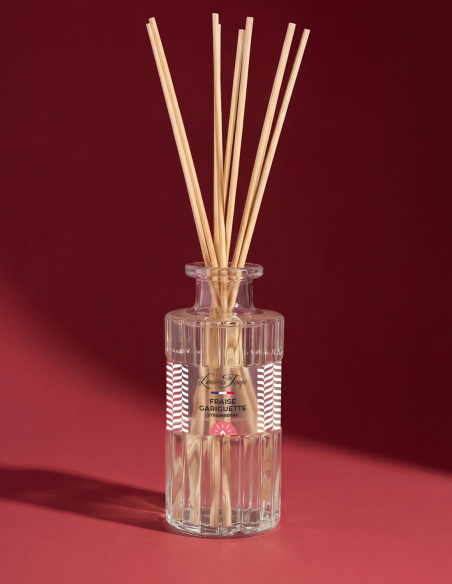 Diffuseur de Parfum 200 ml Fraise Gariguette ; un parfum fruité gourmand mêlant des notes sucrées et acidulées.